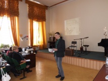 Член литературного объединения "Вазуза"  поэт Сотников Сергей выступает в г. Зубцове